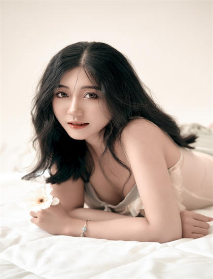 《特工夫妇》象征隐喻解析：符号意义与深层寓意探讨