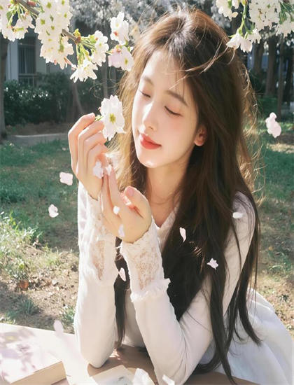 文化分析：《泡芙小姐 第三季》中的剧情的情节发展与悬念设置 理解作品的时代背景与文化语境